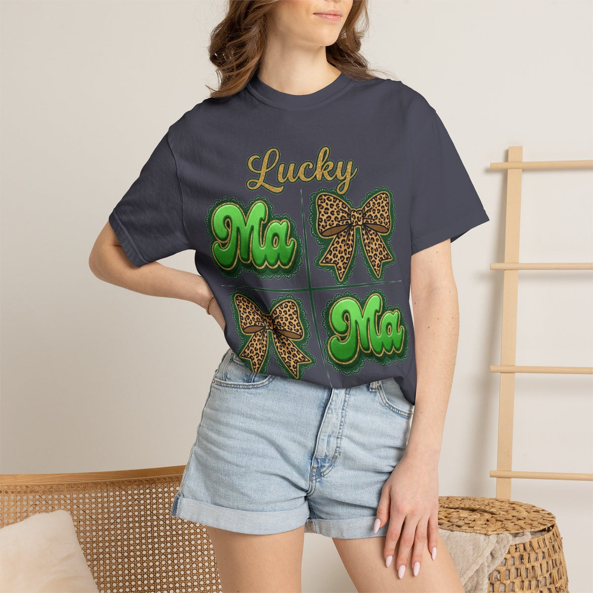 Lucky Mama Shirt, St Patricks Day Leopard Bow Tee, Green Glitter Mama Shirt, Irish Mom Gift