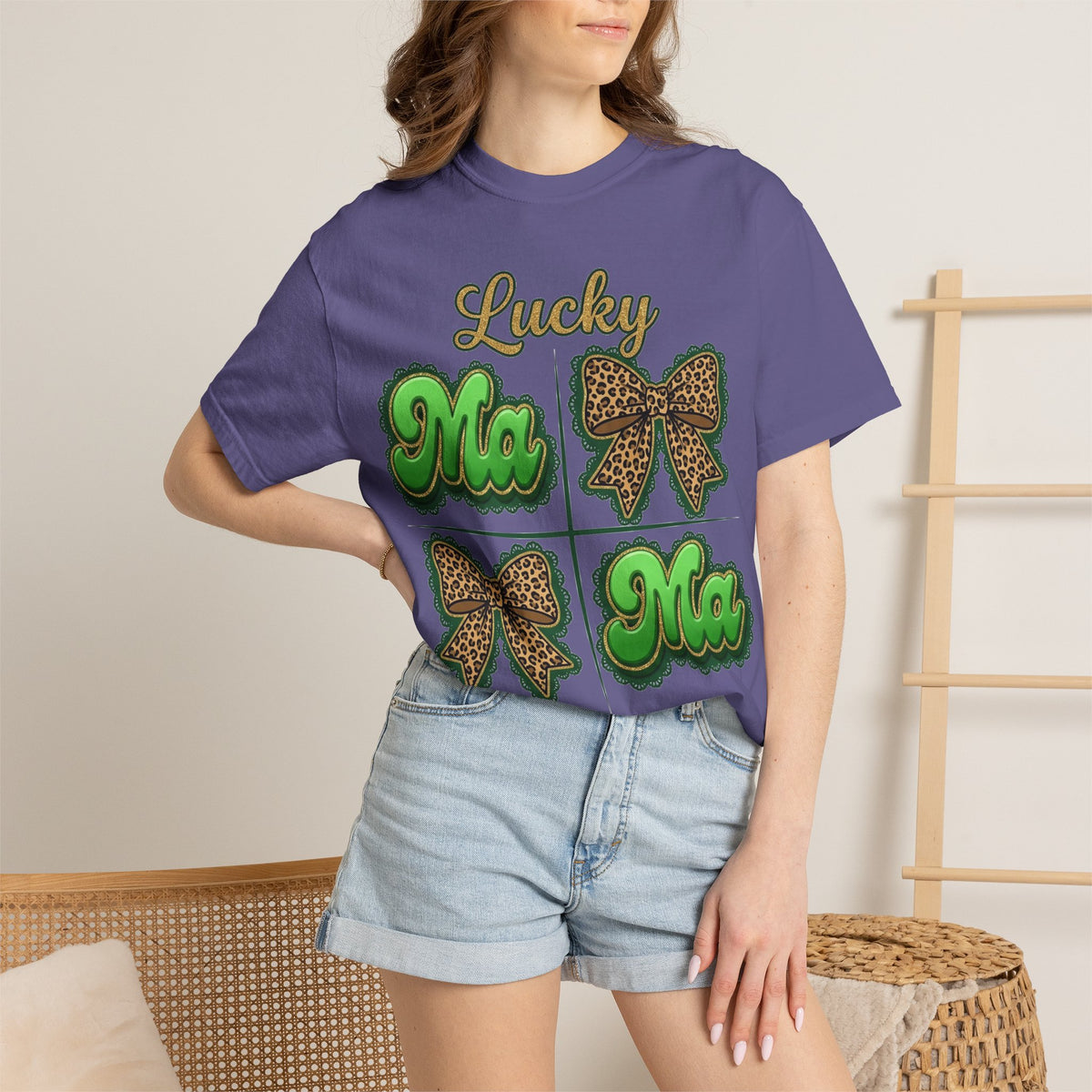 Lucky Mama Shirt, St Patricks Day Leopard Bow Tee, Green Glitter Mama Shirt, Irish Mom Gift