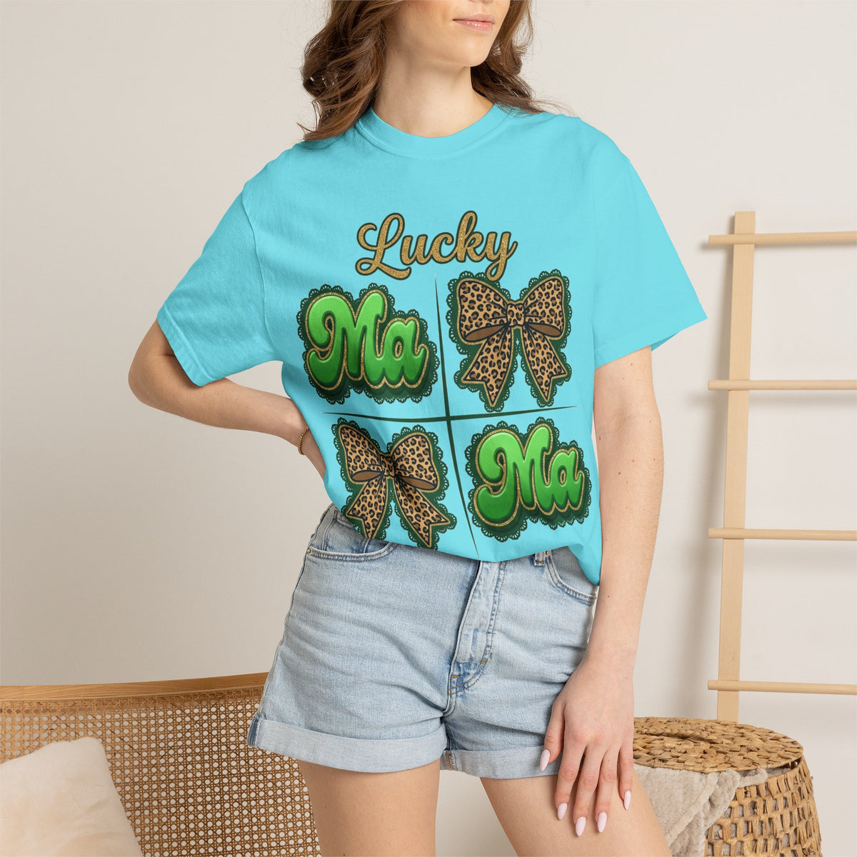 Lucky Mama Shirt, St Patricks Day Leopard Bow Tee, Green Glitter Mama Shirt, Irish Mom Gift