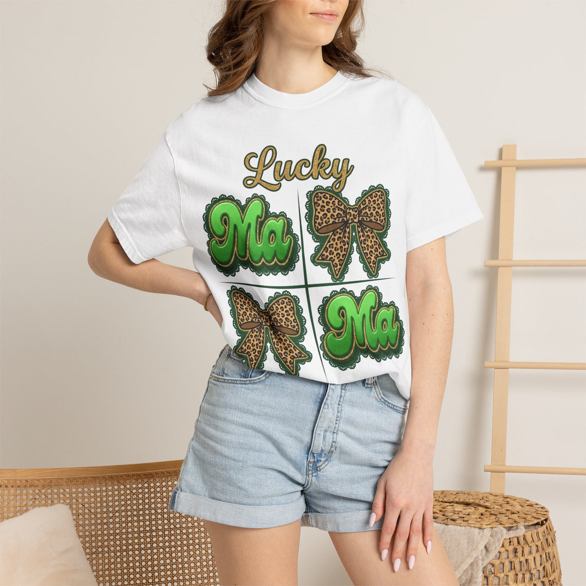 Lucky Mama Shirt, St Patricks Day Leopard Bow Tee, Green Glitter Mama Shirt, Irish Mom Gift