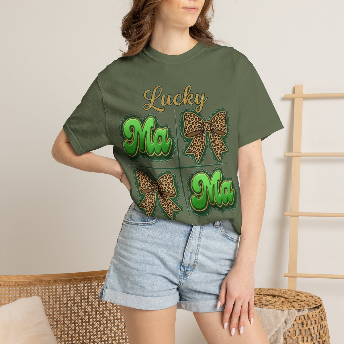 Lucky Mama Shirt, St Patricks Day Leopard Bow Tee, Green Glitter Mama Shirt, Irish Mom Gift