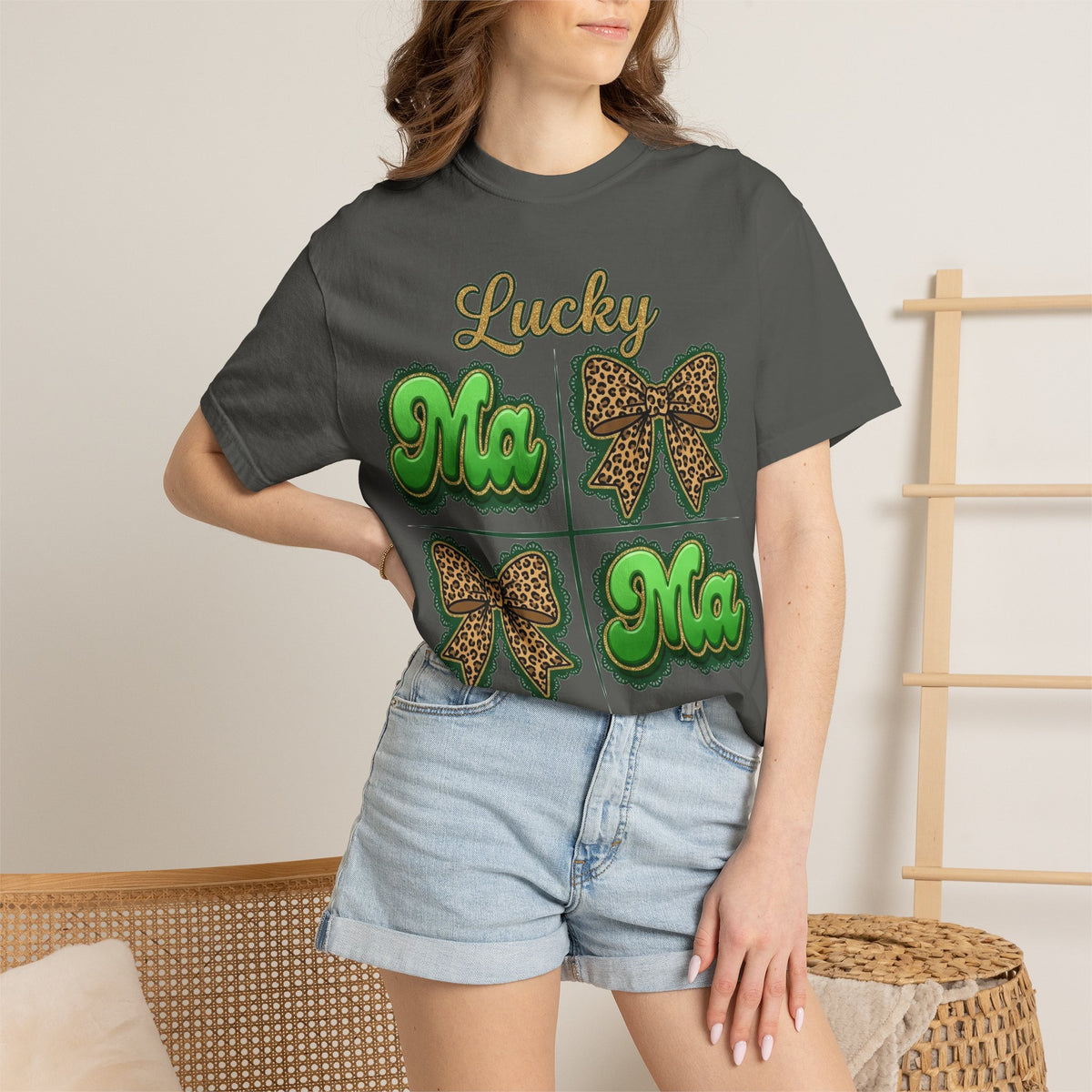 Lucky Mama Shirt, St Patricks Day Leopard Bow Tee, Green Glitter Mama Shirt, Irish Mom Gift