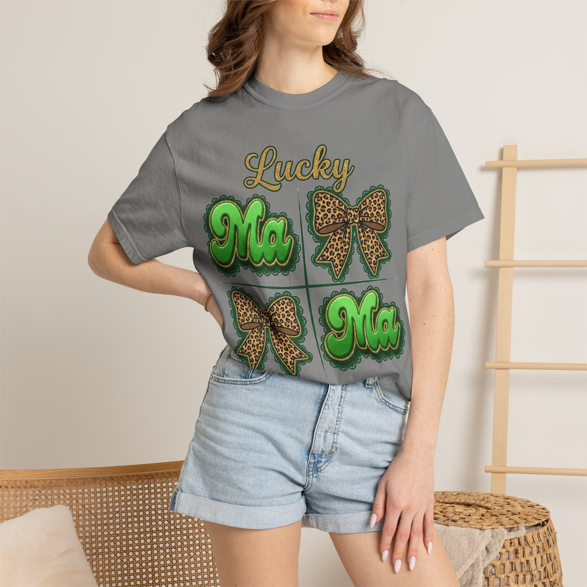 Lucky Mama Shirt, St Patricks Day Leopard Bow Tee, Green Glitter Mama Shirt, Irish Mom Gift