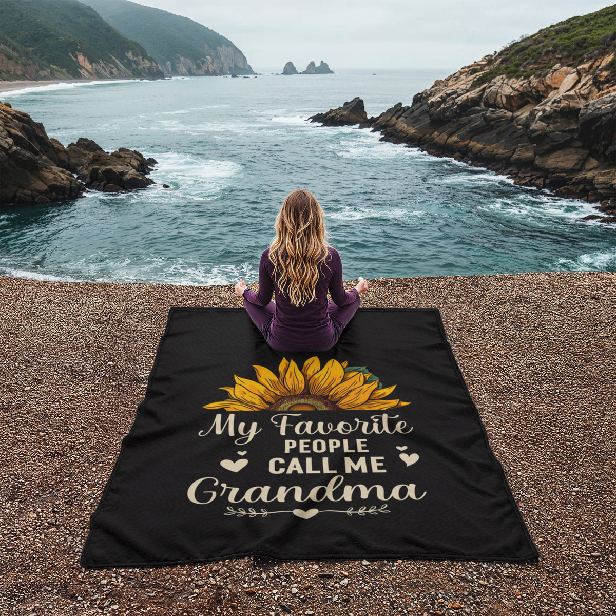My Favorite People Call Me Grandma - Coral Fleece Blanket